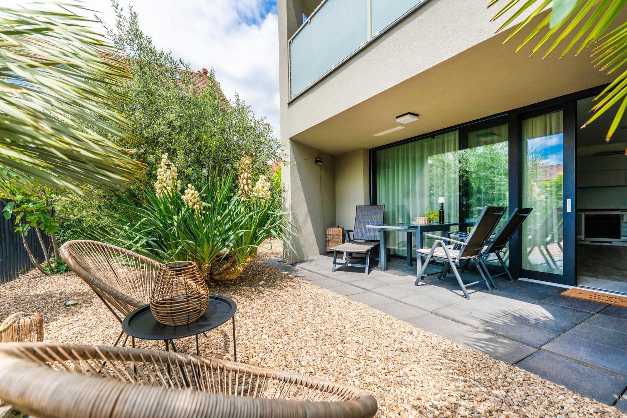 Palm Garden Apartment 2 Mikulov Bagian luar foto